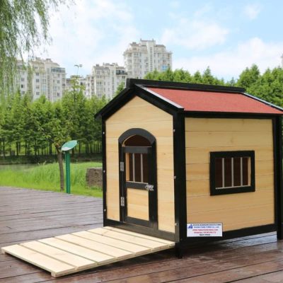 red roof wooden dog house