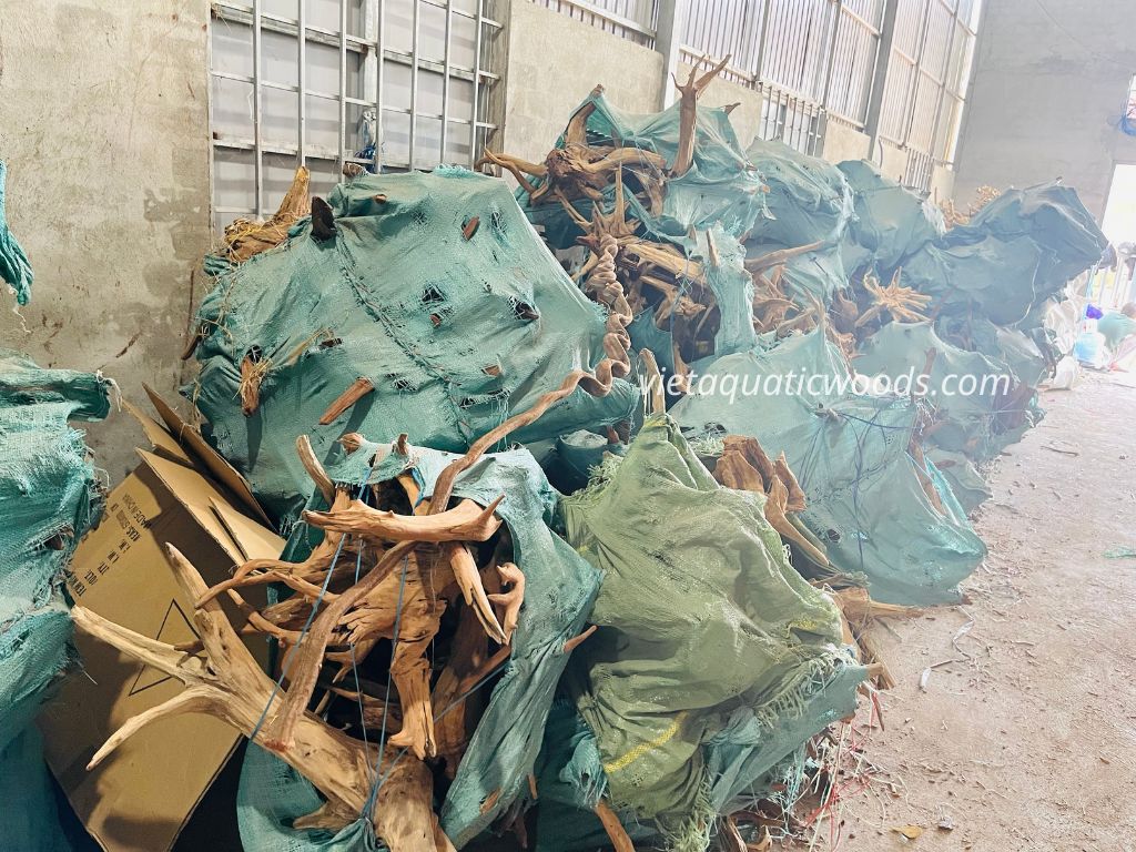 Natural driftwood manufacturer