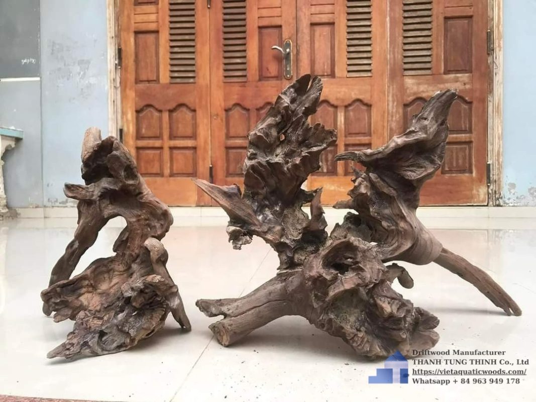 Reptile driftwood is natural, sustainable, and safe for daily use