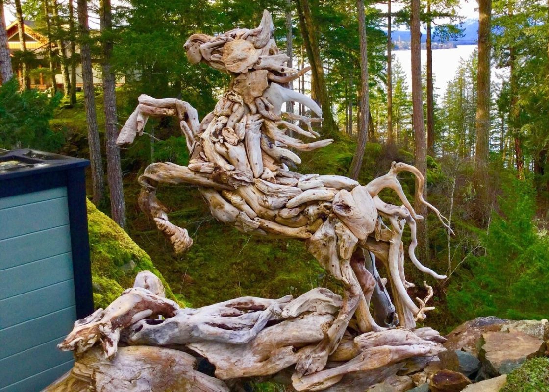 Driftwood sculpture for garden landscaping