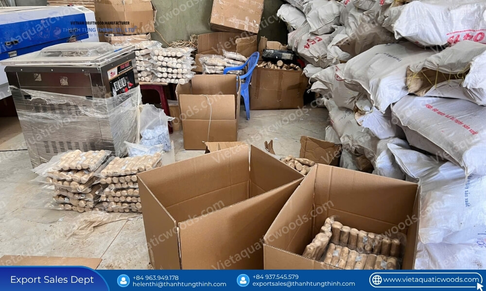 Heavy duty master cartons and vacuum packing machines prepared for bulk pet supplies coffee wood chew export